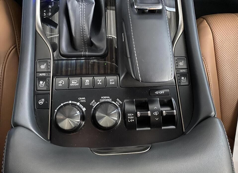 Lexus LX, III Рестайлинг 2 570 5.7 AT (367 л.с.) 4WD