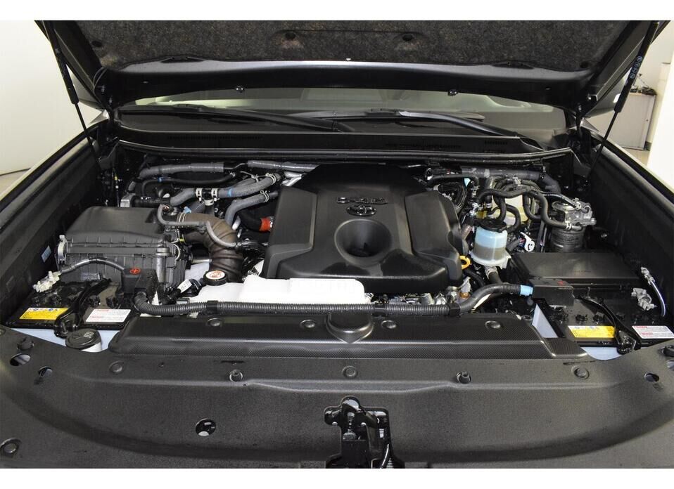 Toyota Land Cruiser Prado, 150 Series Рестайлинг 3 2.8d AT (200 л.с.) 4WD