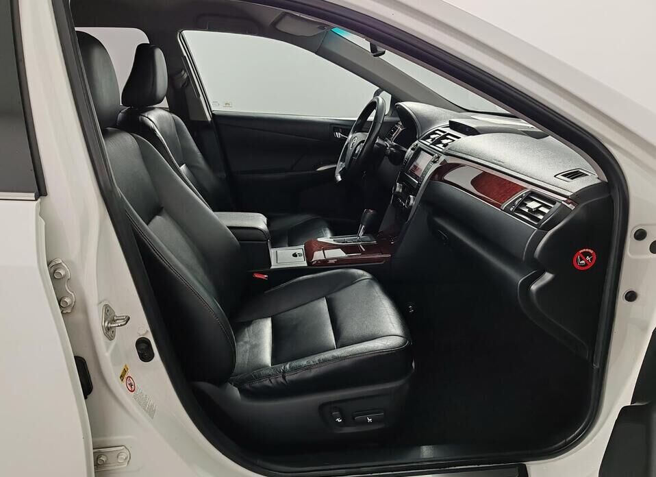 Toyota Camry, VII (XV50) 2.5 AT (181 л.с.)