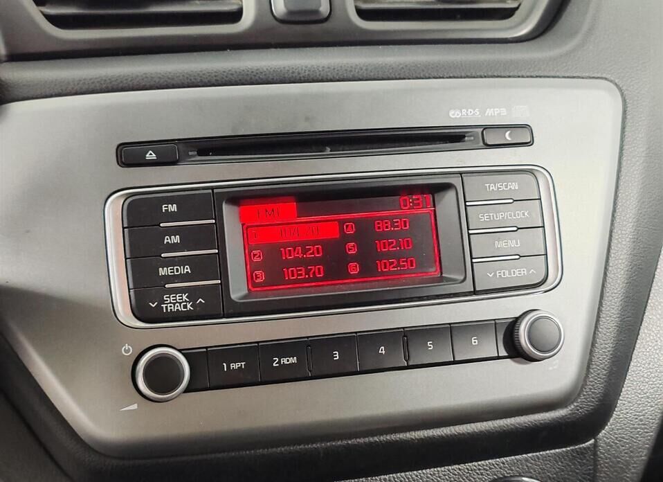 Kia Rio, III Рестайлинг 1.4 MT (107 л.с.)