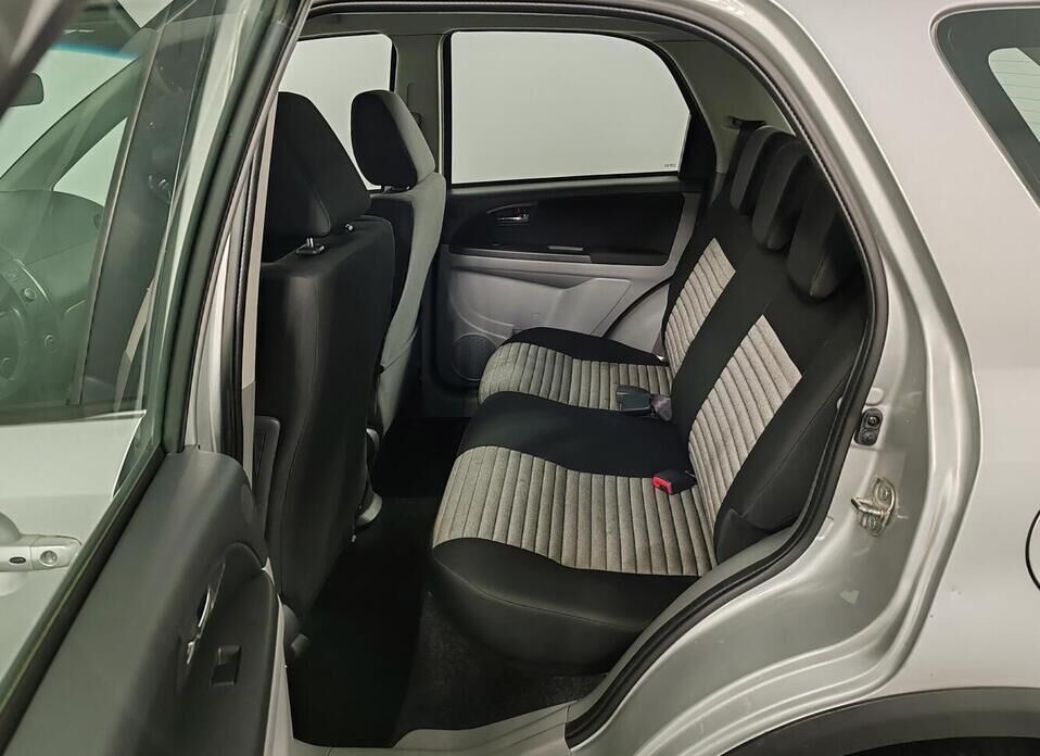 Suzuki SX4, I (Classic) Рестайлинг 1.6 AT (112 л.с.)