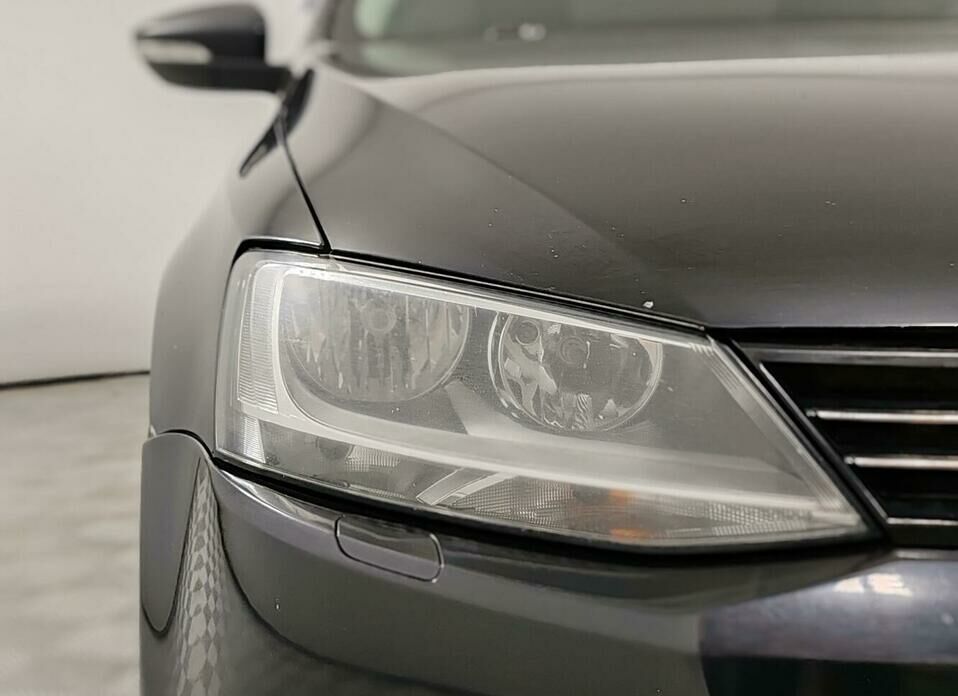 Volkswagen Jetta 1.6 AT (105 л.с.)