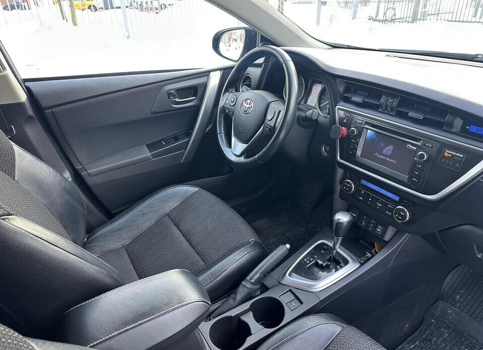 Toyota Auris, II 1.6 CVT (132 л.с.)