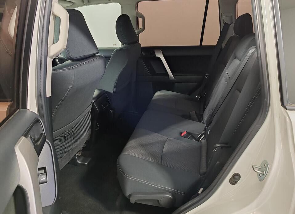 Toyota Land Cruiser Prado, 150 Series Рестайлинг 3 2.8d AT (200 л.с.) 4WD