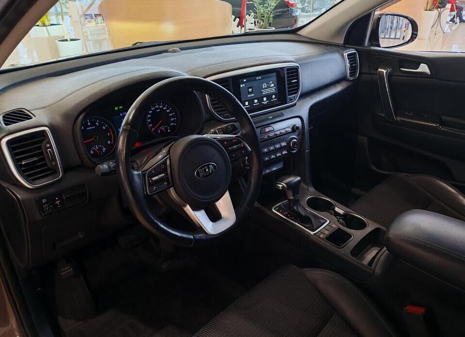 Kia Sportage, IV Рестайлинг 2.0 AT (150 л.с.)