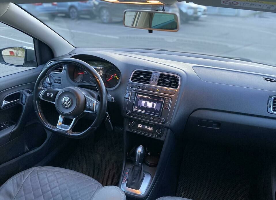 Volkswagen Polo 1.6 AT (110 л.с.)