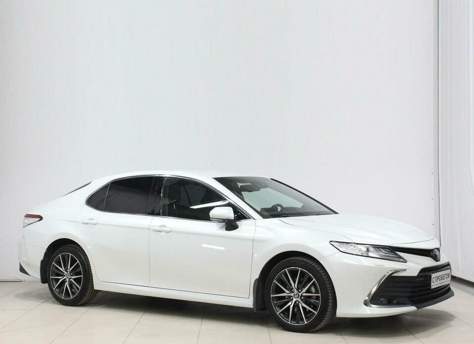 Toyota Camry 2.5 AT (200 л.с.)