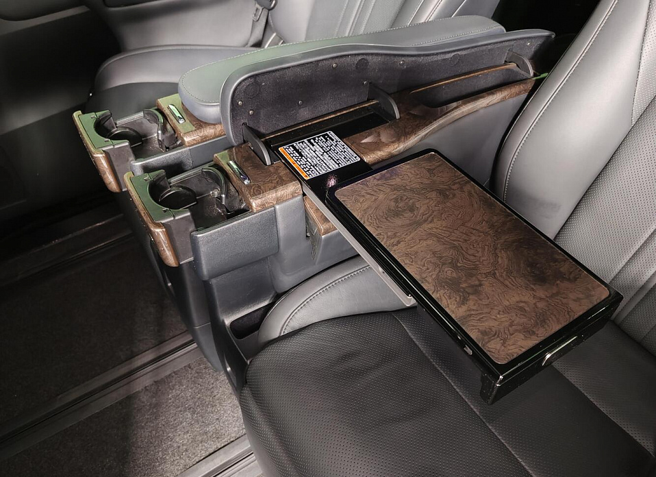 Toyota Alphard, III Рестайлинг 3.5 AT (300 л.с.)