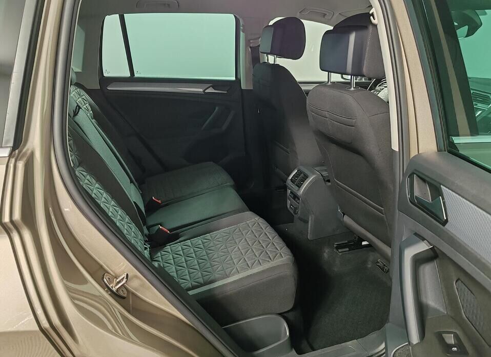 Volkswagen Tiguan, II Рестайлинг 2.0 AMT (180 л.с.) 4WD