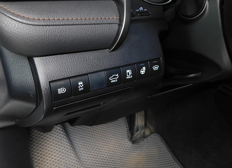 Toyota Camry, VIII (XV70) 2.5 AT (181 л.с.)