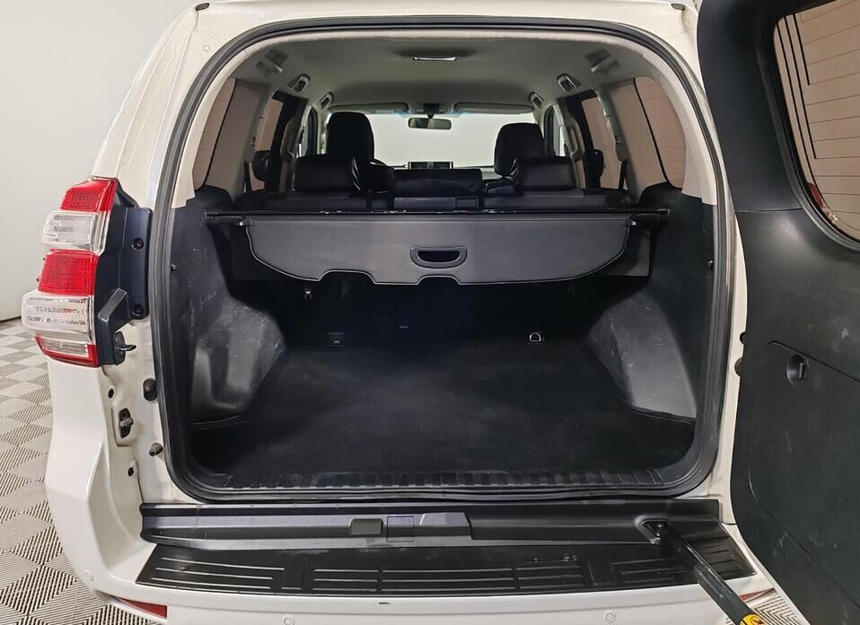 Toyota Land Cruiser Prado, 150 Series Рестайлинг 1 2.7 AT (163 л.с.) 4WD