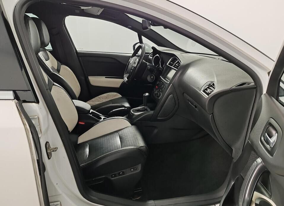 Citroen DS4 1.6 AT (150 л.с.)