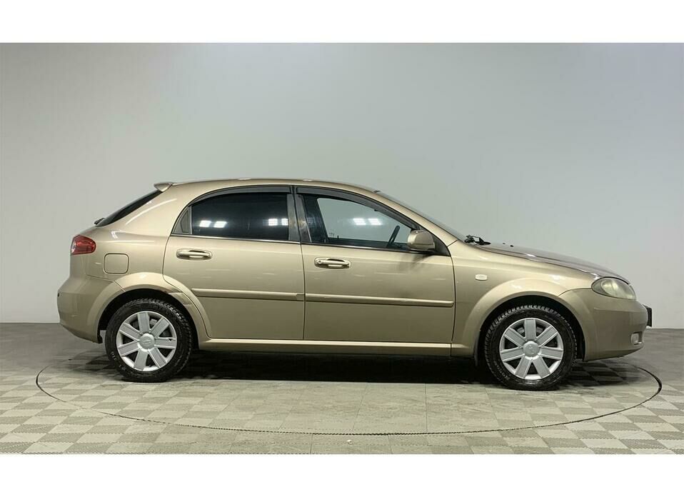 Chevrolet Lacetti 1.6 AT (109 л.с.)