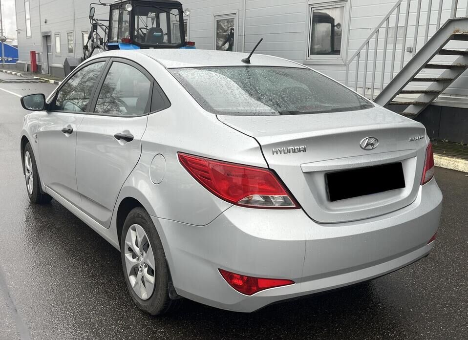 Hyundai Solaris, I Рестайлинг 1.6 MT (123 л.с.)