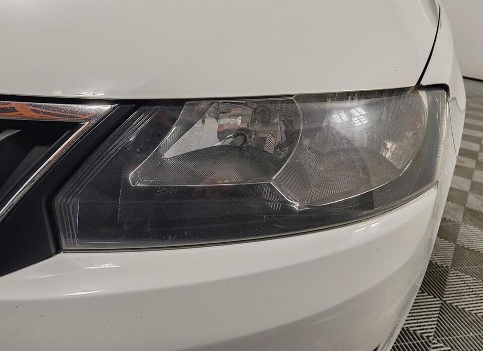 Skoda Rapid, I 1.6 MT (105 л.с.)