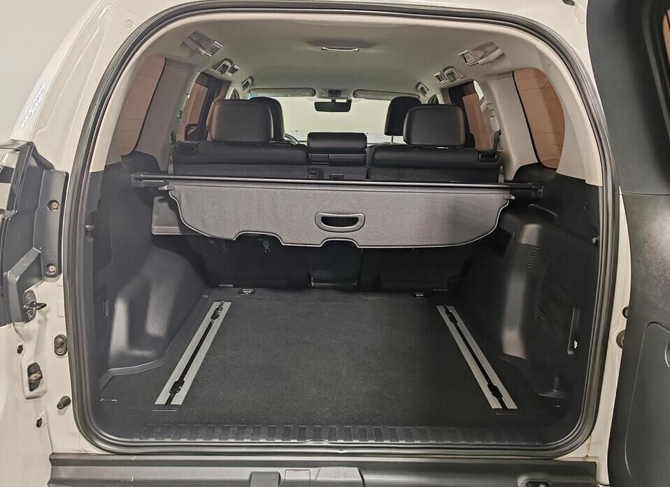 Toyota Land Cruiser Prado, 150 Series Рестайлинг 3 2.8d AT (200 л.с.) 4WD