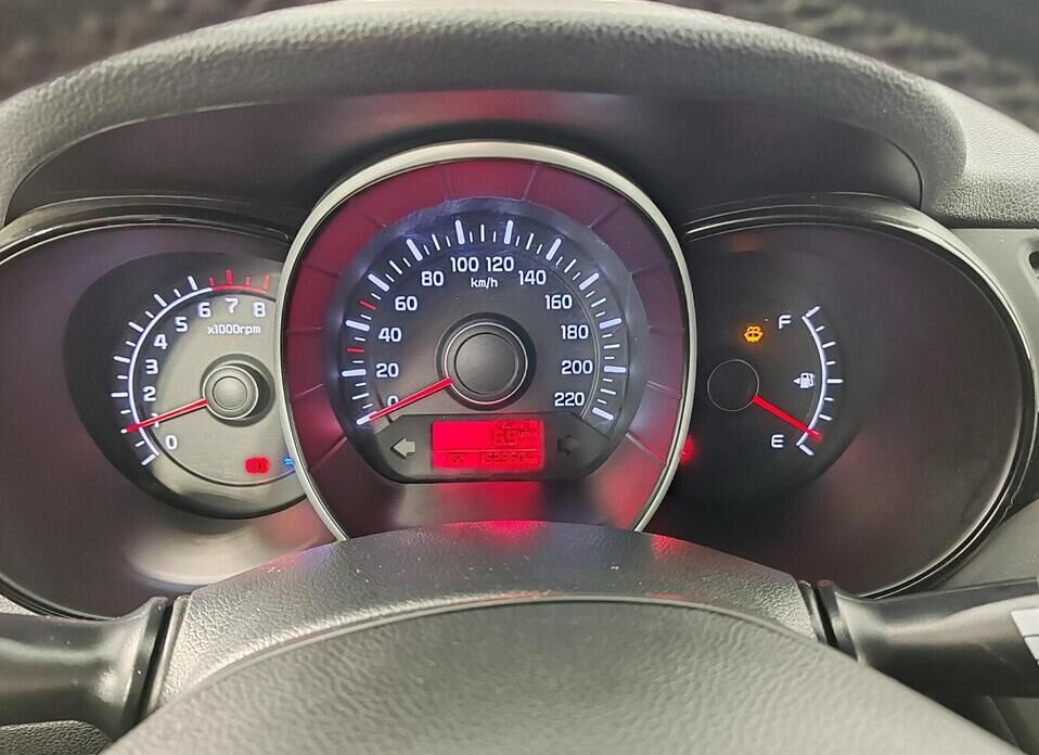Kia Rio, III Рестайлинг 1.6 MT (123 л.с.)