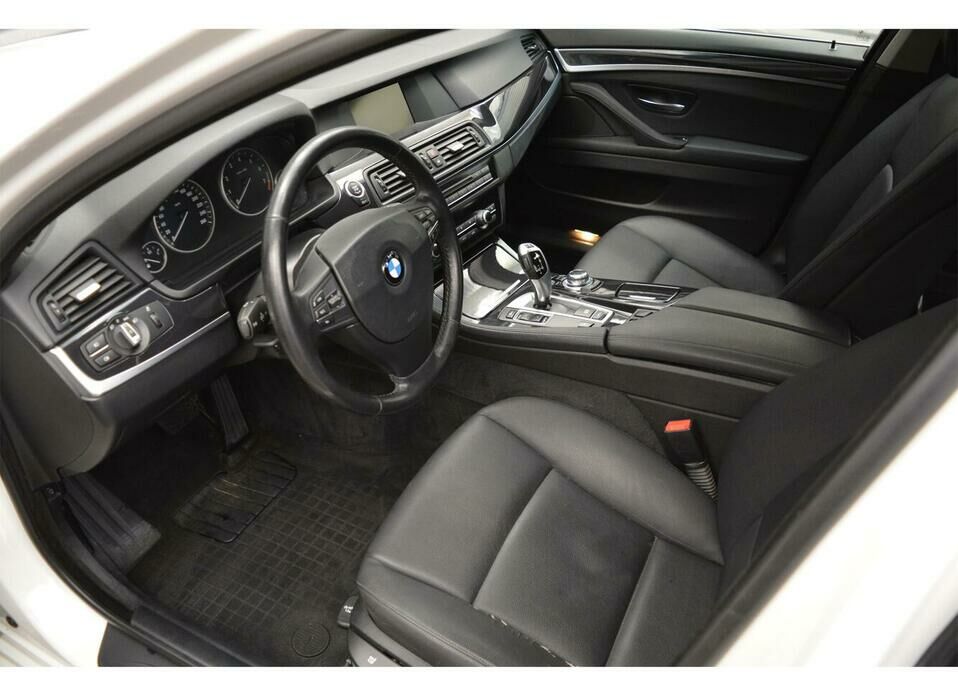 BMW 5 серии 520i 2.0 AT (184 л.с.)