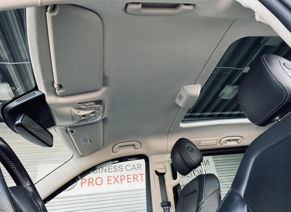 Mercedes-Benz V-Класс, III (W447) Рестайлинг 300 d длинный 2.0d AT (239 л.с.) 4WD