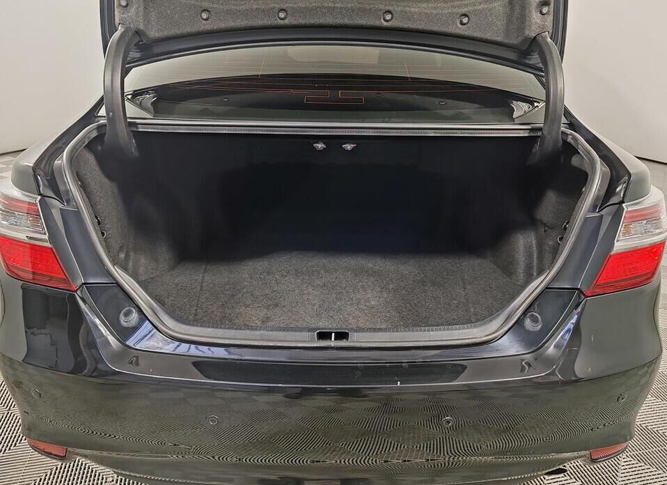 Toyota Camry, VII (XV50) Рестайлинг 2.5 AT (181 л.с.)