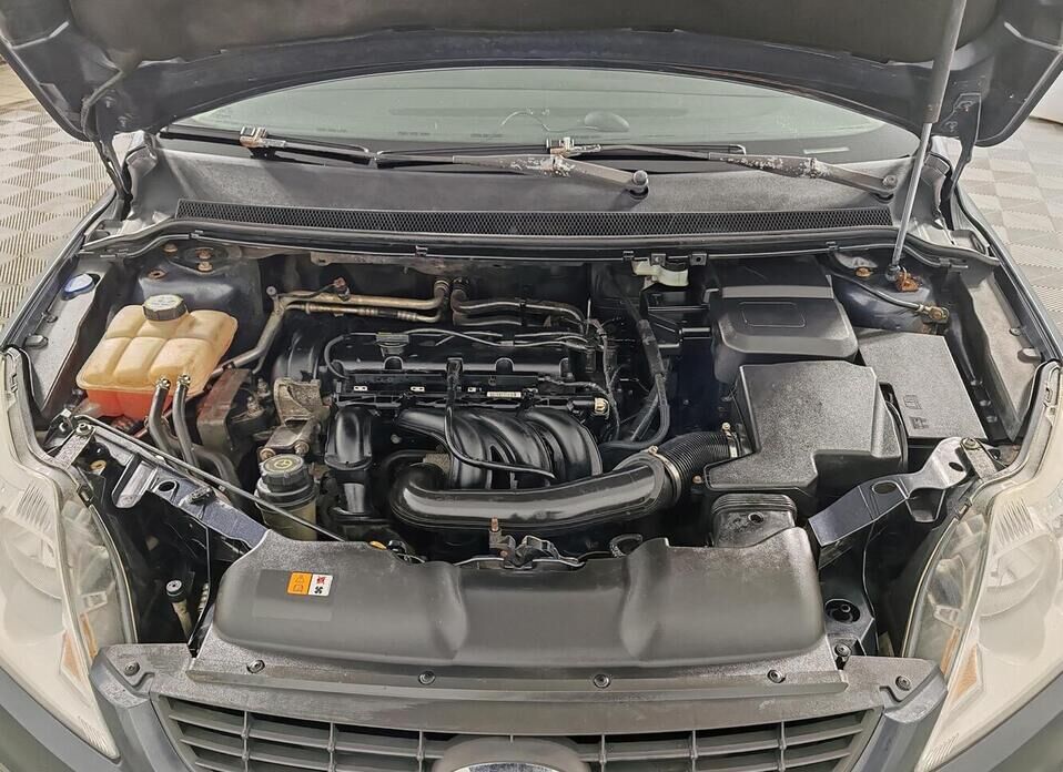 Ford Focus, II Рестайлинг 1.6 MT (100 л.с.)