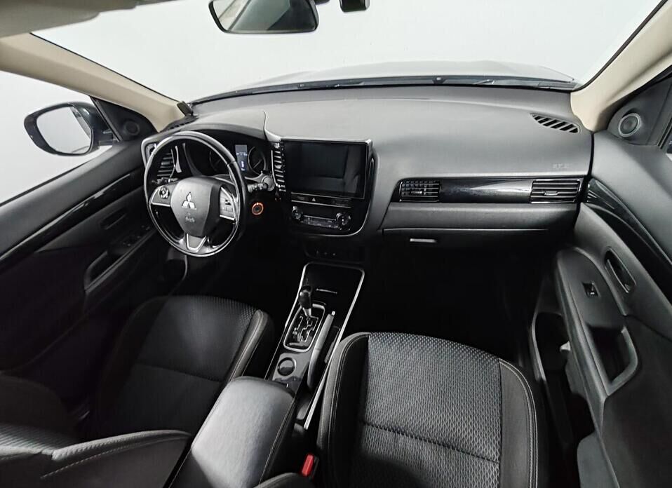 Mitsubishi Outlander, III Рестайлинг 3 2.0 CVT (146 л.с.)