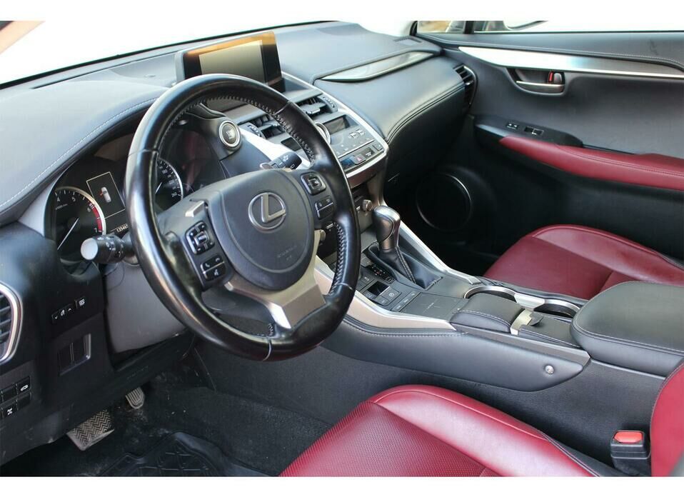 Lexus NX 300 2.0 AT (238 л.с.) 4WD