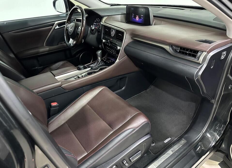 Lexus RX, IV 200t 2.0 AT (238 л.с.) 4WD