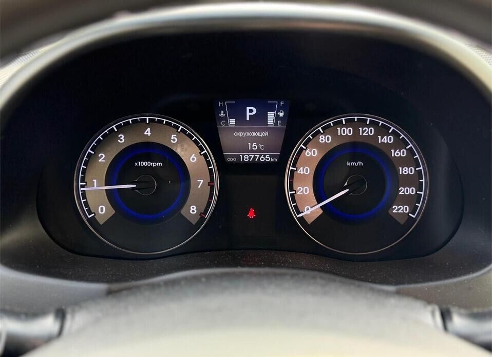 Hyundai Solaris, I 1.6 AT (123 л.с.)