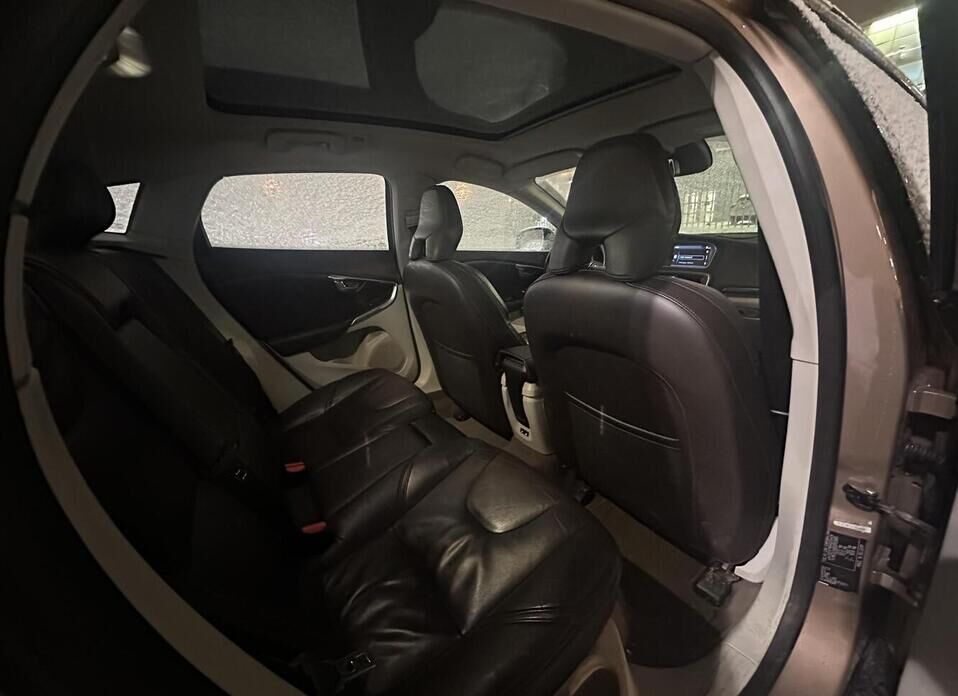 Volvo V40 Cross Country, I 2.0 AT (213 л.с.) 4WD