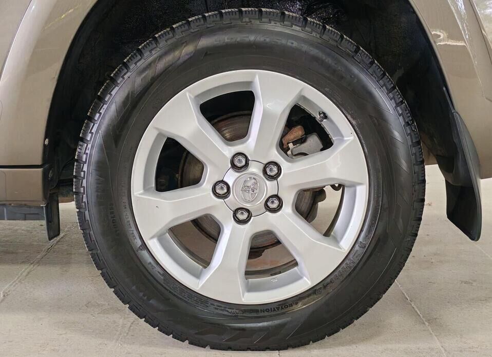 Toyota RAV4, III (XA30) Рестайлинг Long 2.4 AT (170 л.с.) 4WD