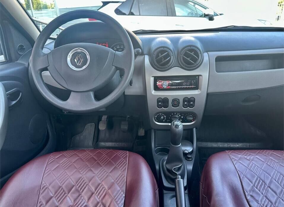 Renault Sandero 1.6 MT (84 л.с.)