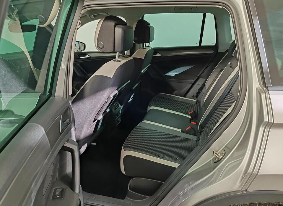 Volkswagen Tiguan, II 2.0 AMT (180 л.с.) 4WD