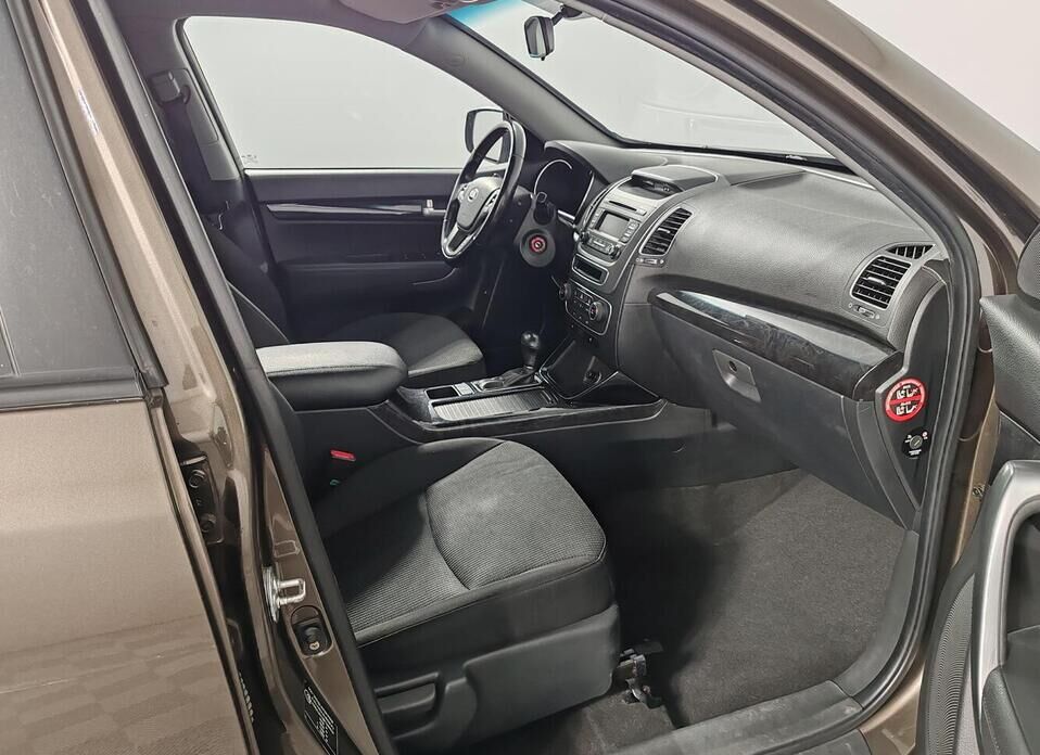 Kia Sorento, II Рестайлинг 2.4 AT (175 л.с.)