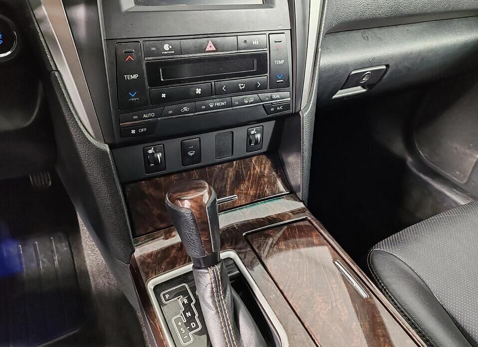 Toyota Camry, VII (XV50) Рестайлинг 2.5 AT (181 л.с.)
