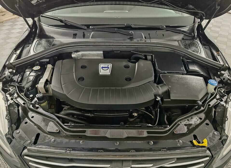 Volvo XC60 2.4d AT (215 л.с.) 4WD