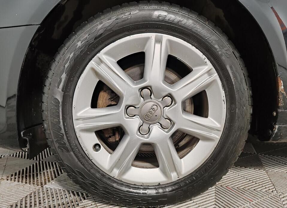 Audi A3, II (8P) Рестайлинг 2 1.4 AMT (125 л.с.)