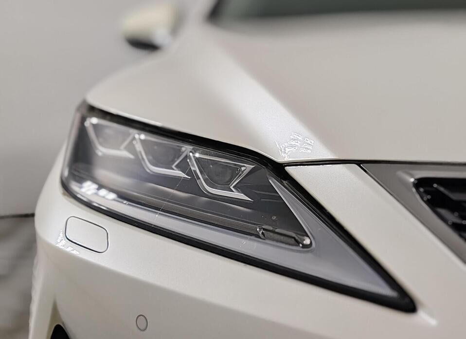 Lexus RX, IV Рестайлинг 300 2.0 AT (238 л.с.) 4WD