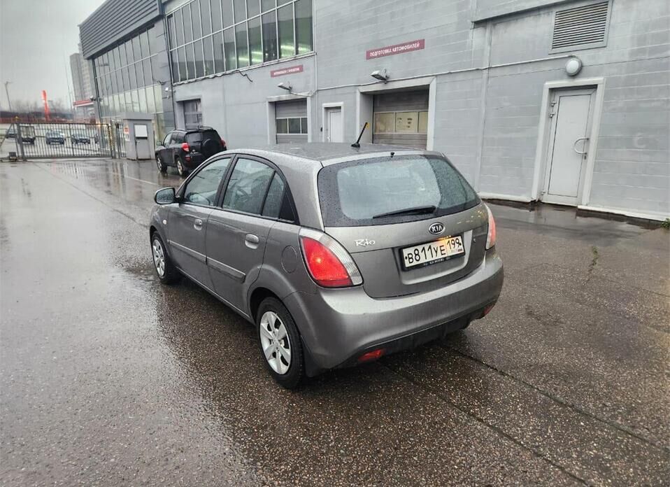 Kia Rio, II Рестайлинг 1.4 AT (95 л.с.)