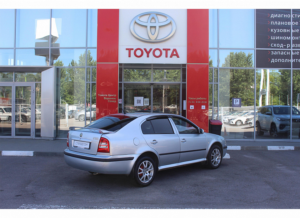 Skoda Octavia, I (A4) Рестайлинг 1.6 MT (102 л.с.)