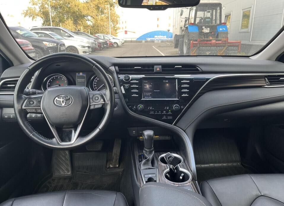 Toyota Camry, VIII (XV70) 2.5 AT (181 л.с.)