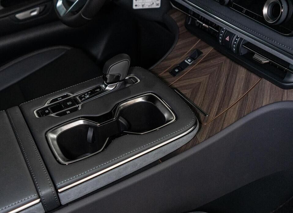 Lexus LM, II 350h 2.5hyb CVT (190 л.с.) 4WD