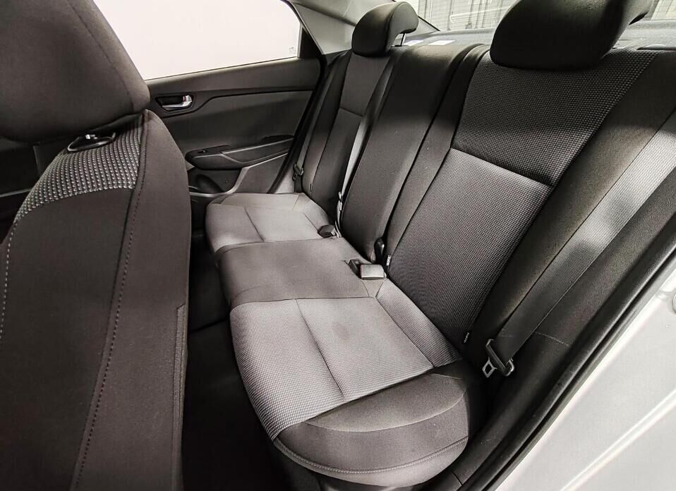 Hyundai Solaris, II Рестайлинг 1.6 AT (123 л.с.)