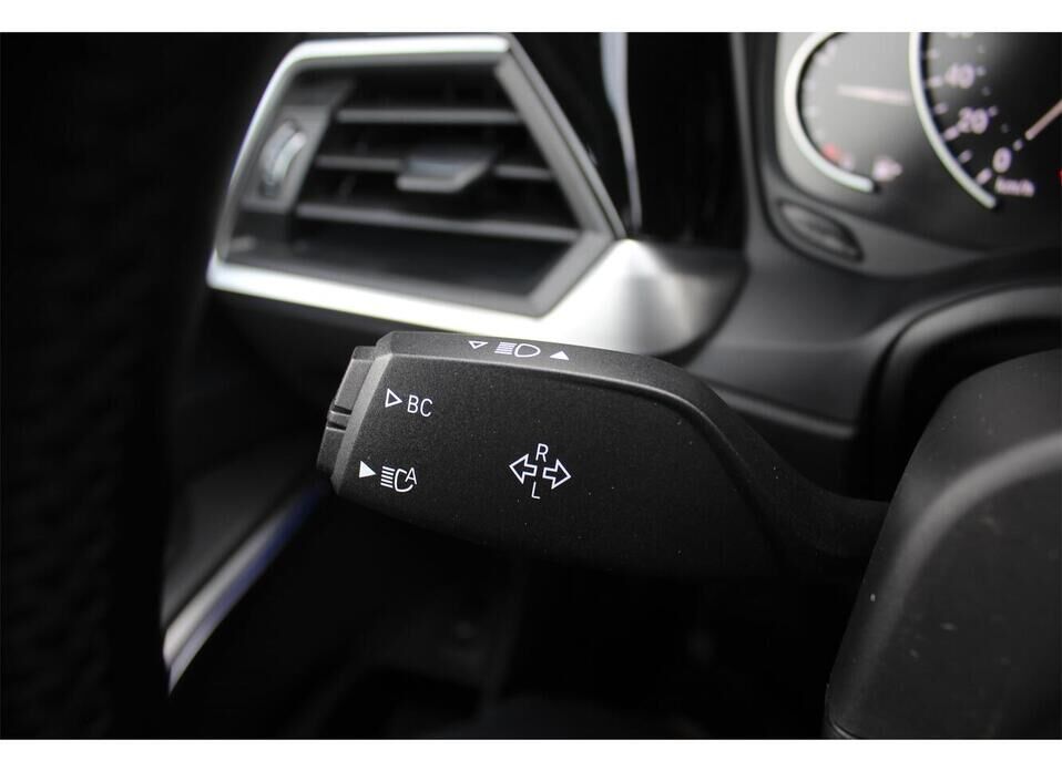 BMW 3 серии, VII (G2x) 320i xDrive 2.0 AT (184 л.с.) 4WD