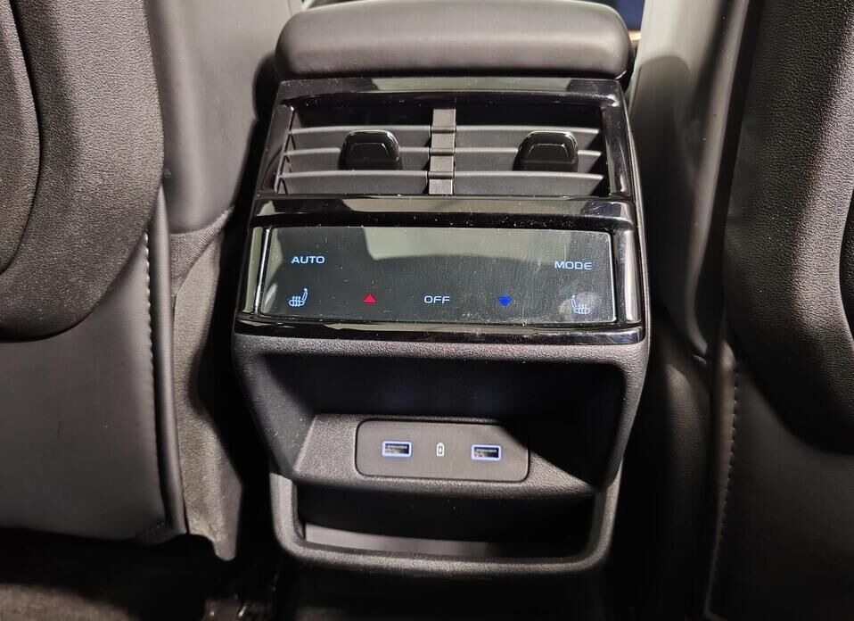 Geely Monjaro 2.0 AT (238 л.с.) 4WD