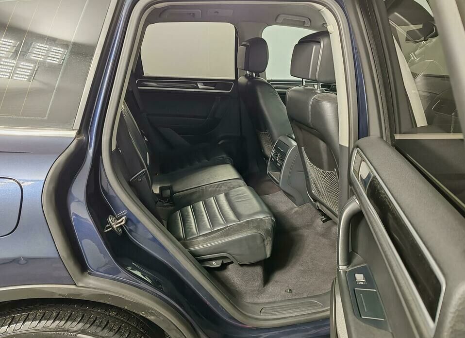 Volkswagen Touareg 3.0d AT (245 л.с.) 4WD