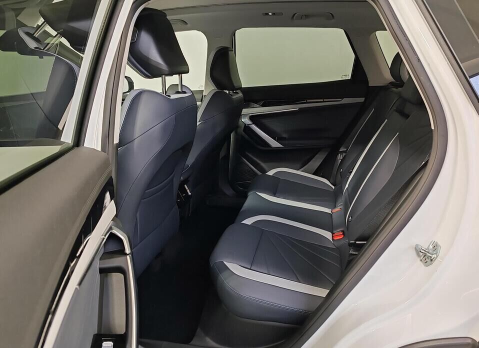 Geely Atlas, II 2.0 AMT (200 л.с.)