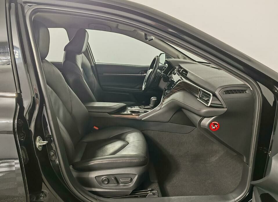 Toyota Camry 3.5 AT (249 л.с.)
