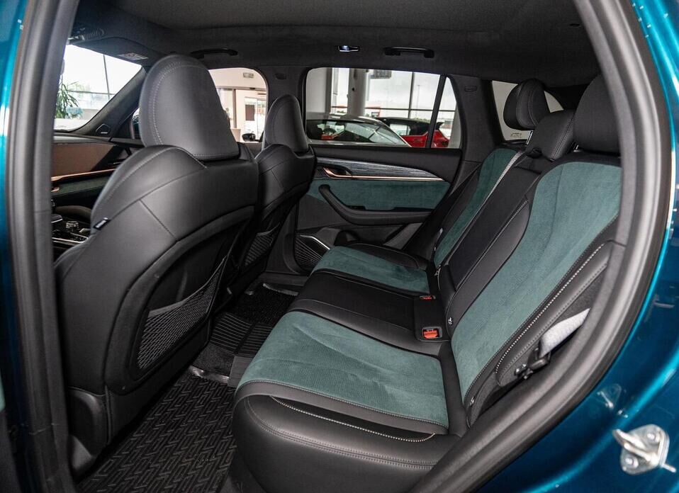 Geely Monjaro 2.0 AT (238 л.с.) 4WD