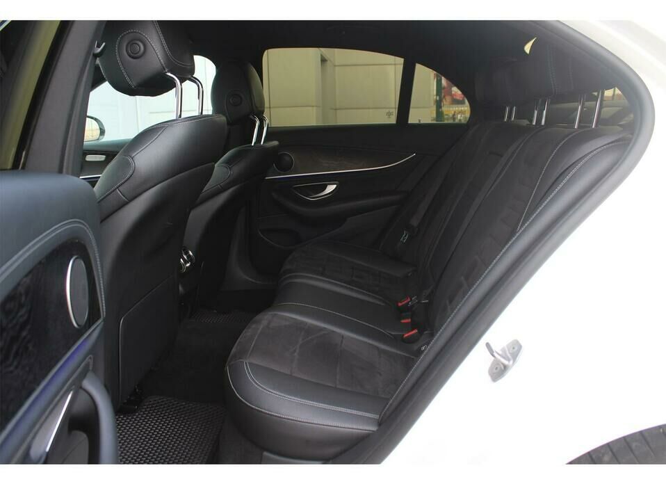 Mercedes-Benz E-Класс 200 2.0 AT (184 л.с.)